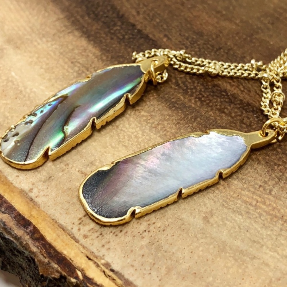 Last 1! 🌟HP🌟 Abalone Boho Feather Necklace - Picture 4 of 6